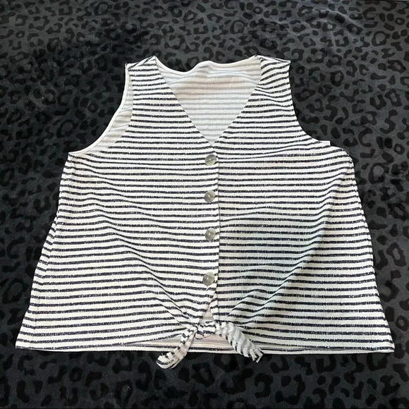 Old Navy Black and White Striped Blouse - Picture 2 of 4